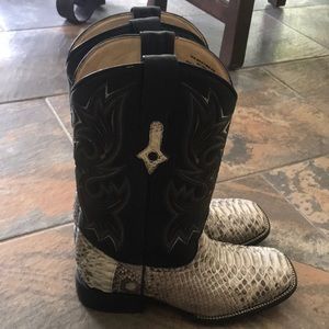 Custom Men’s  Python Snake Skin 10 1/2 D